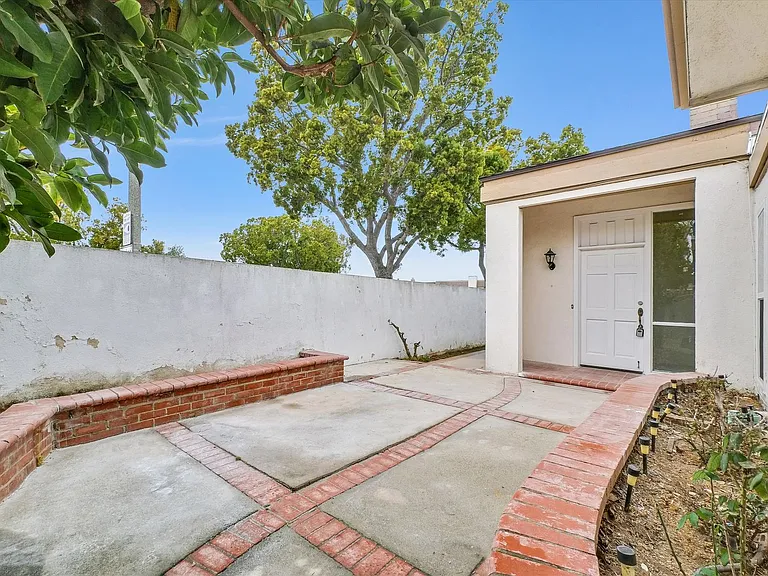 1 Lancewood Way — Photo 38