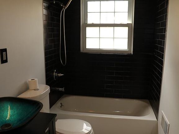 5th image of 21726 Snow Ave #2C