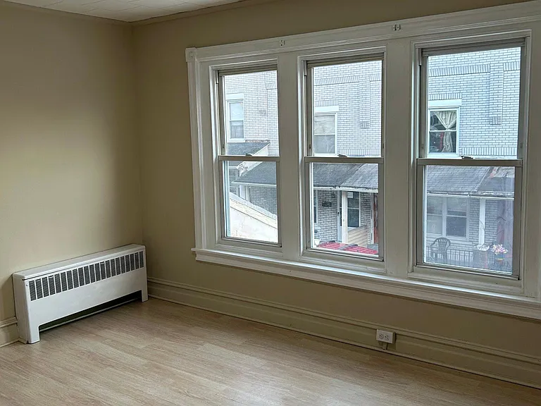 417.5 E Court St — Photo 8