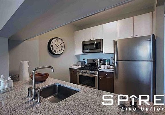 2nd image of 4310 Crescent St APT 616
