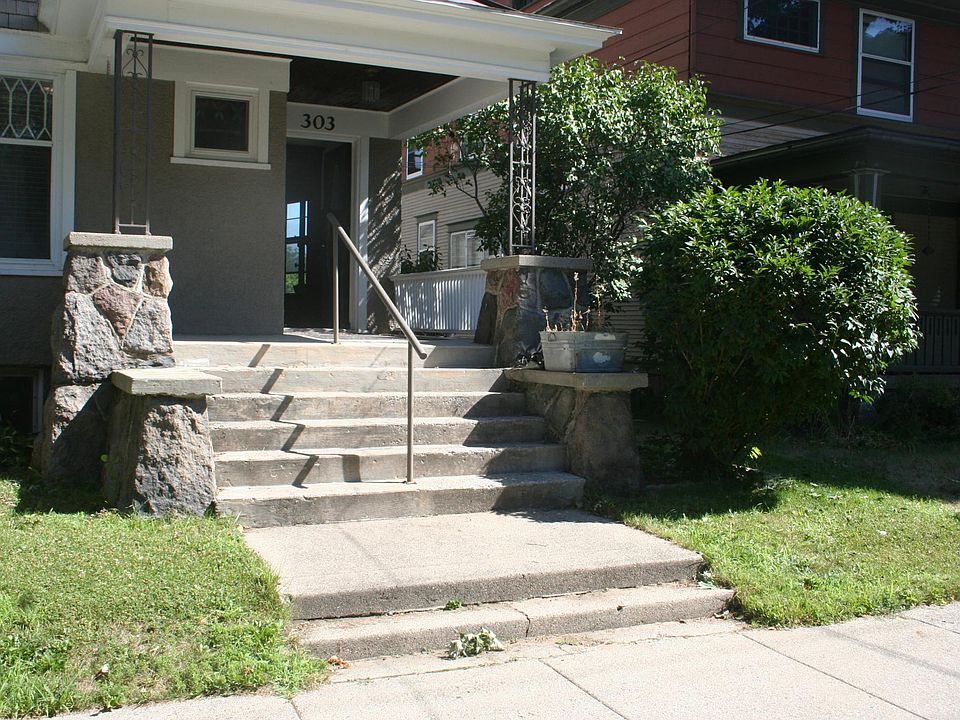 1st image of 303 Crescent St NE