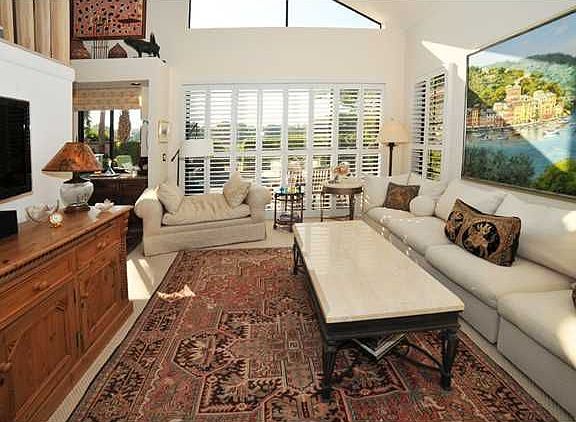 Home For Sale In Broken Sound