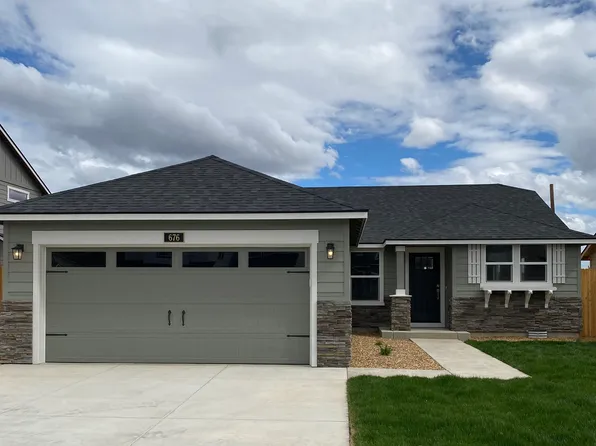 676 NW Xavier Ave, Redmond, OR 97756