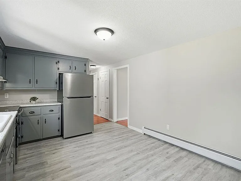 1107 N Pleasant St — Photo 14