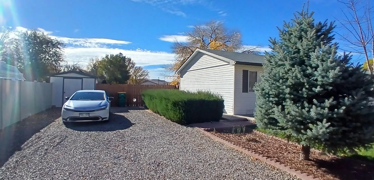 4 bed, 1248 sqft, $2,350 — Photo 3