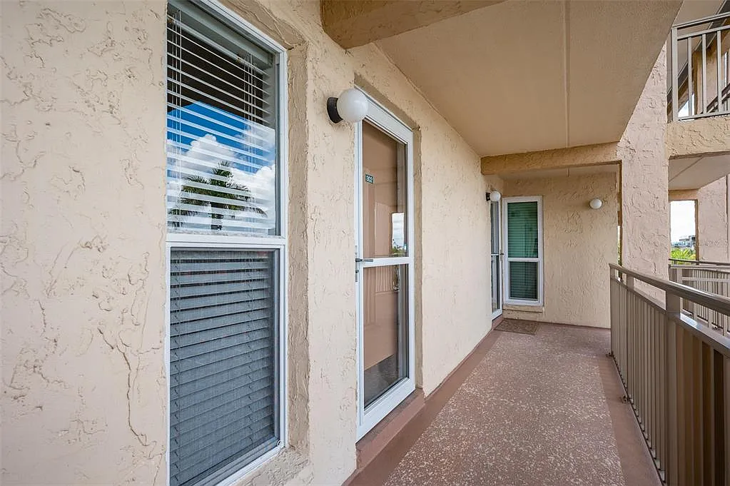 1 bed, 1.0 bath, 756 sqft, $3,250 — Photo 2