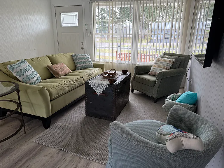 Magellan Dr — Photo 2