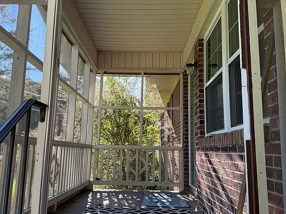 2nd image of 1009 Cornelia Cir