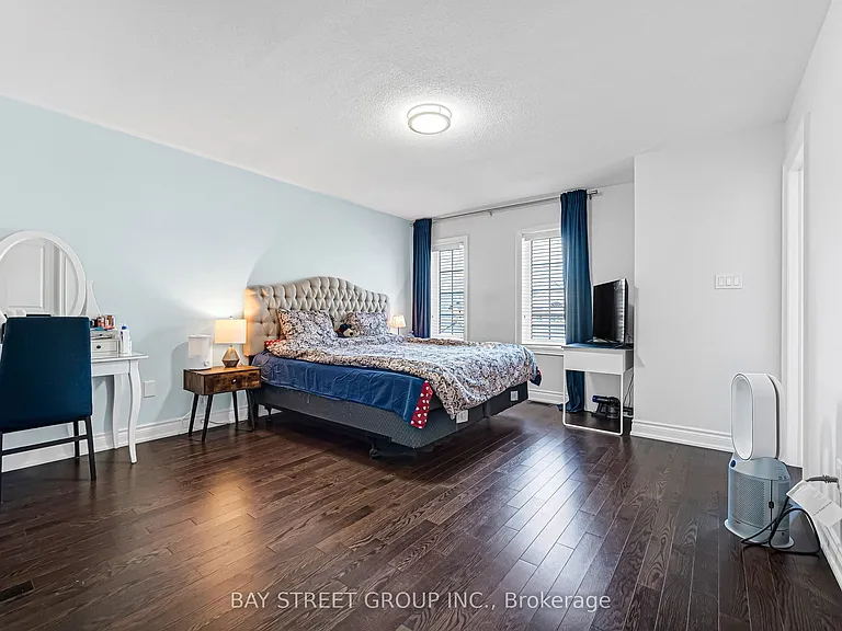 60 Mohandas Dr — Photo 27