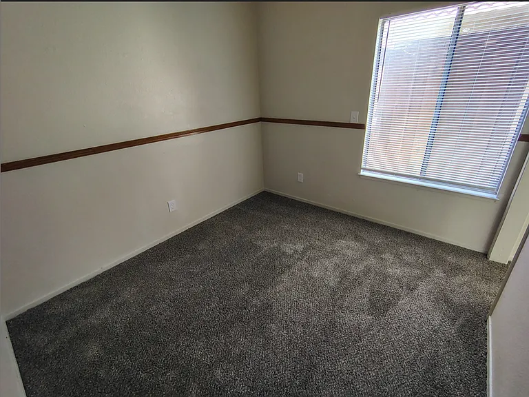 1005 Sylvan Meadows Dr — Photo 6