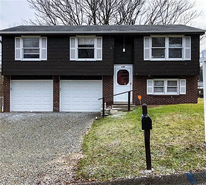 638 Twin Oak Dr photo 1