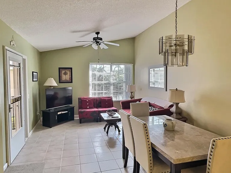 117 Waterside Dr #117 — Photo 2