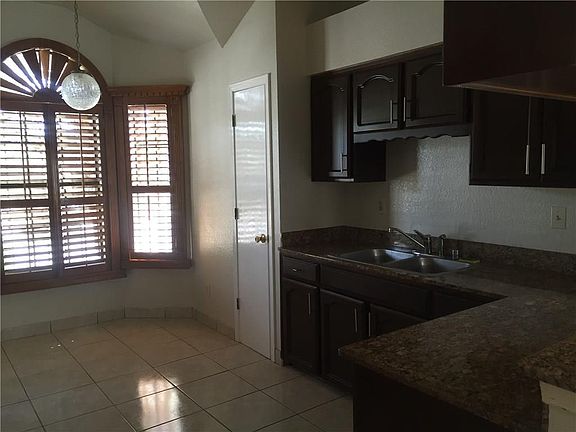 4th image of 11467 Napolske Ct