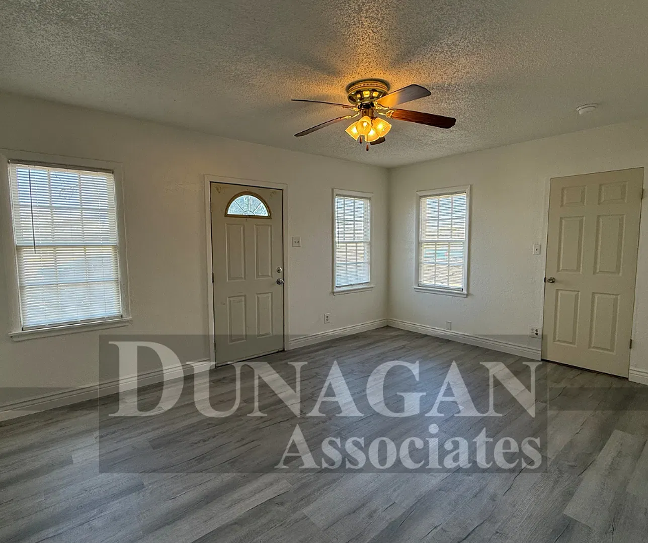 2 Bedroom - 1 Bath home!! — Photo 2