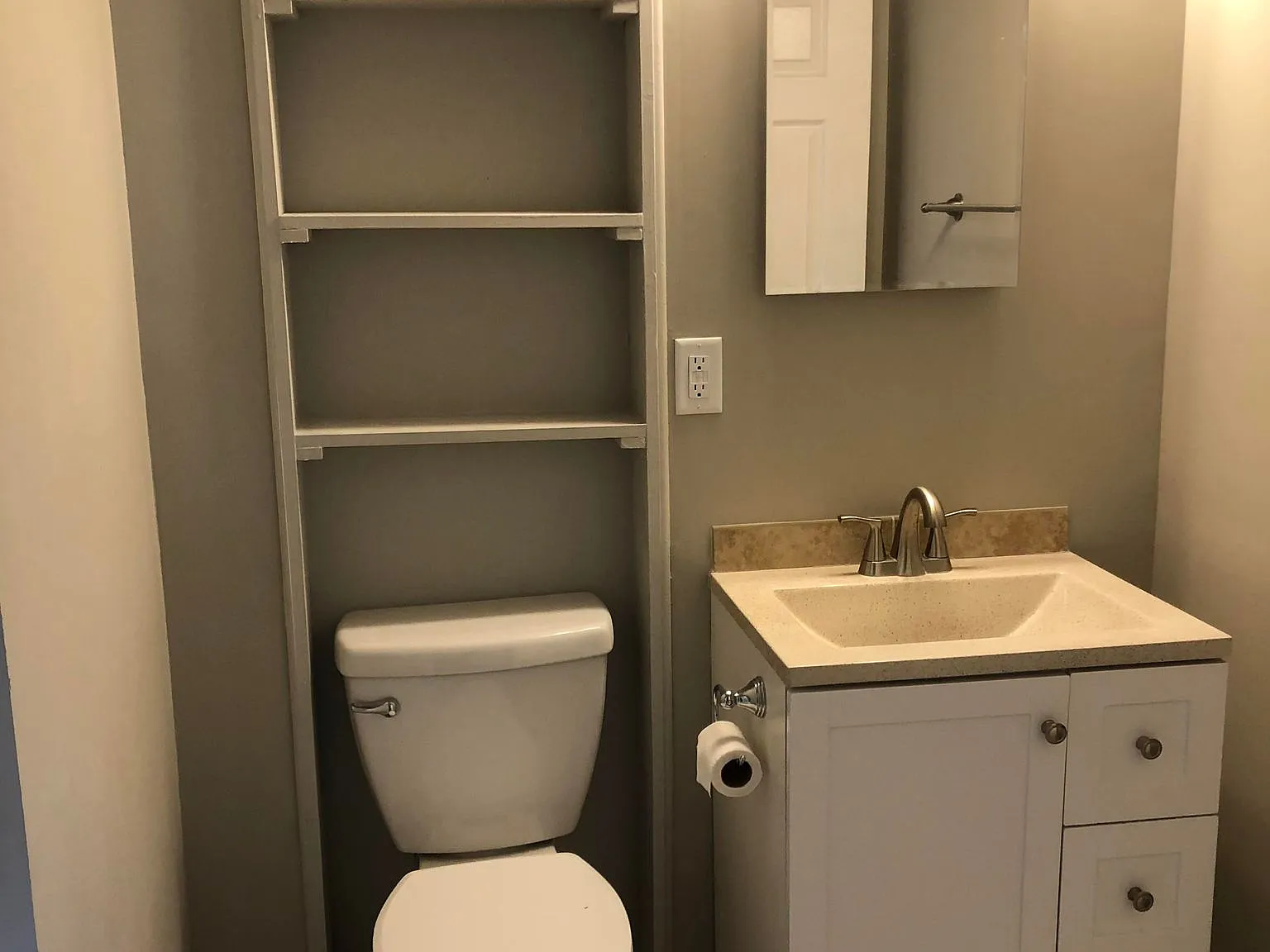 1 bed, 1050 sqft, $1,450 — Photo 4