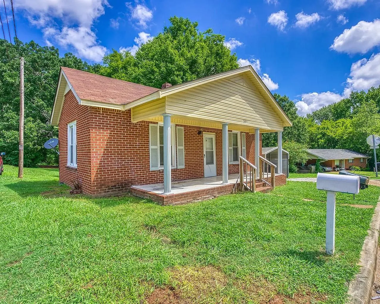 2 bed, 1318 sqft, $900 — Photo 1