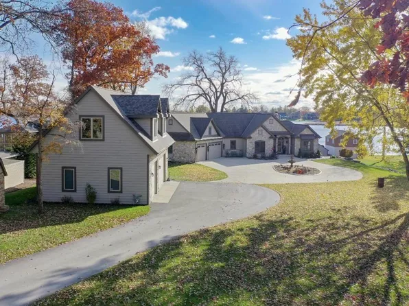 S106W20683 North Shore DRIVE, Muskego, WI 53150