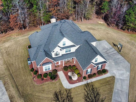 3rd image of 2121 Wythe Dr