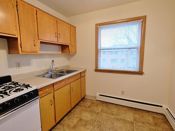 5th image of 1614 Eldridge Ave W #1