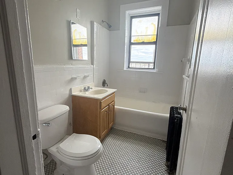 241-243 Roseville Ave #501 — Photo 6