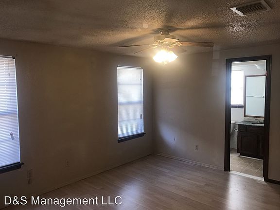 3rd image of 974 Cumberland Mansion