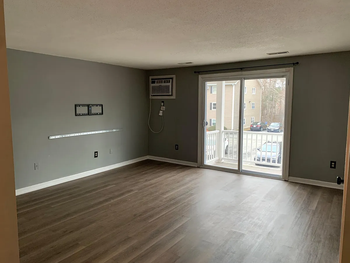 Building Photo - 1575 Braley Rd #28