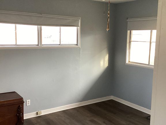 2nd image of 1224 Oak Ridge Dr