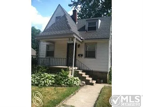 1333 Fox St photo 1