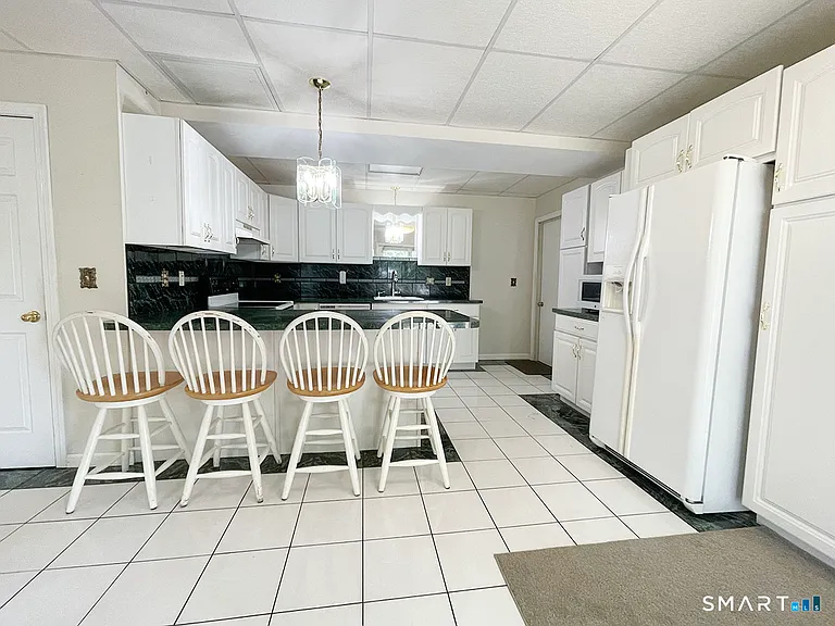 121 S Main St — Photo 6