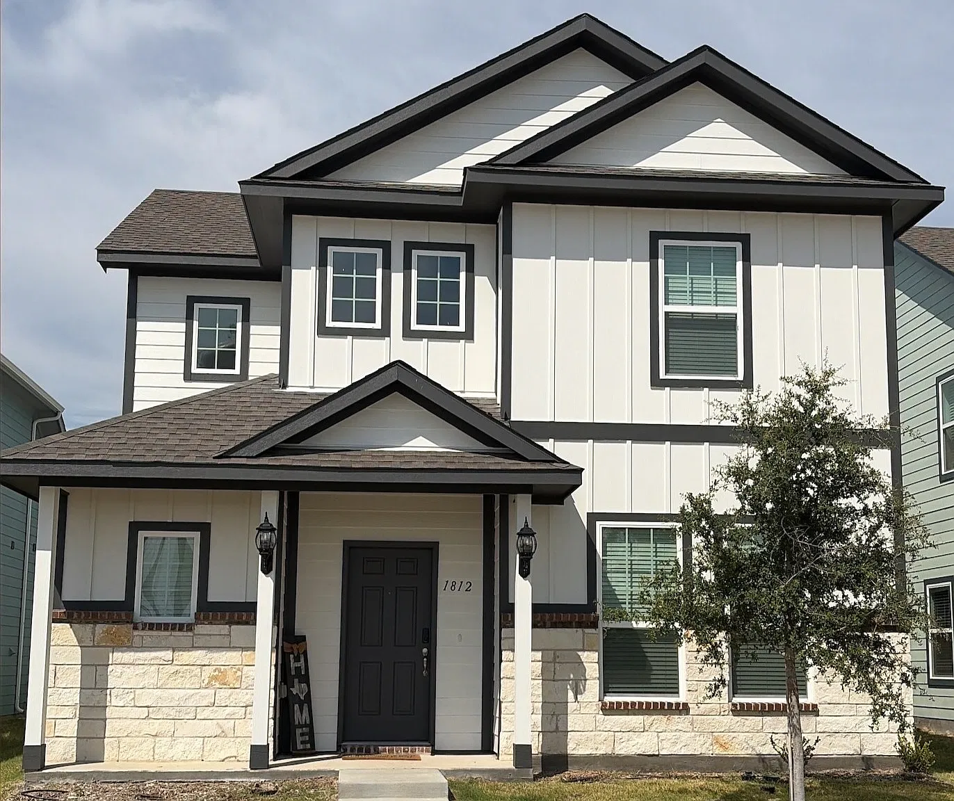 1812 Bluebonnet Ln — Photo 1
