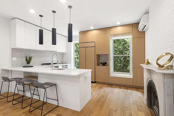 Sold by Compass | media 18