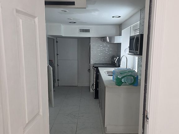 4th image of 2080 E Roxboro Rd NE