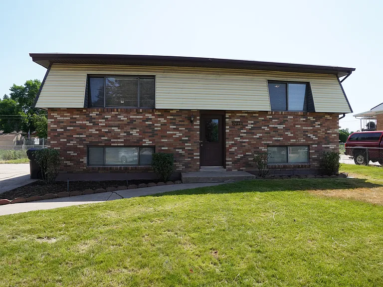 2448 N 720 W — Photo 1