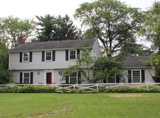 86 Clairhaven Dr, Hudson, OH 44236