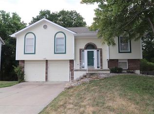 7212 N Hickory St, Kansas City, MO 64118