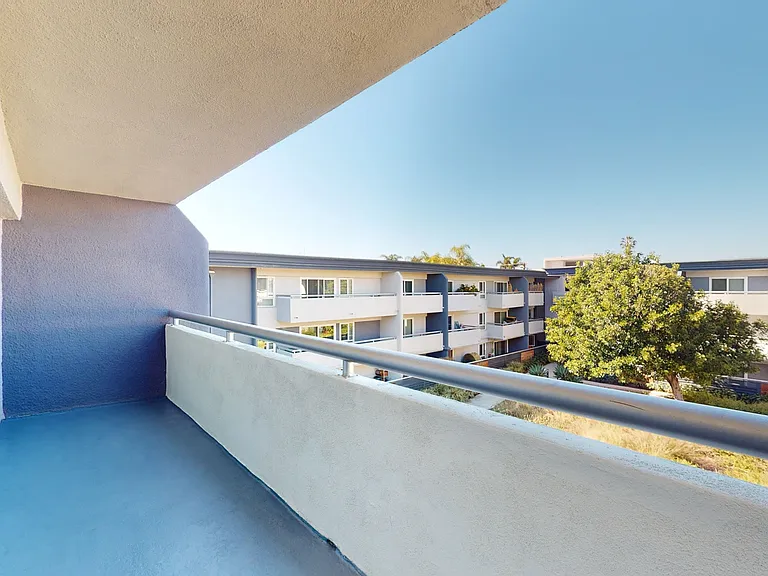 Eight 80 Newport Beach — Photo 203