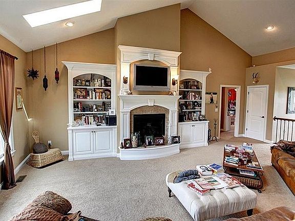 3rd image of 2681 Stonebridge Dr