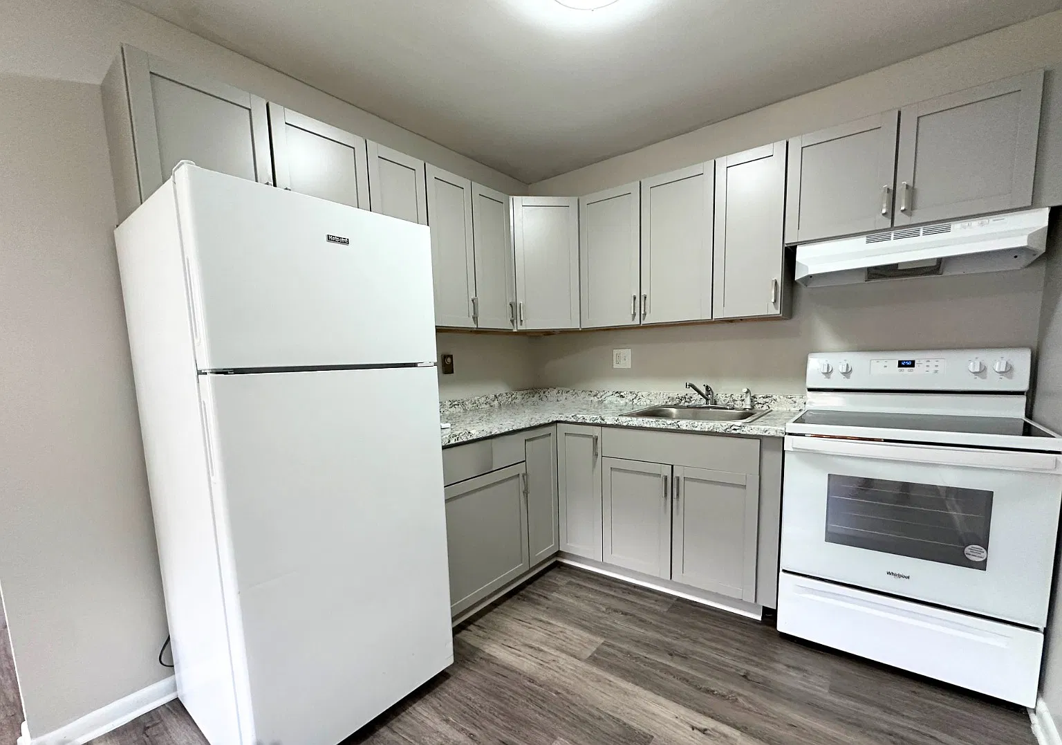 2 bed, 900 sqft, $1,595 — Photo 1