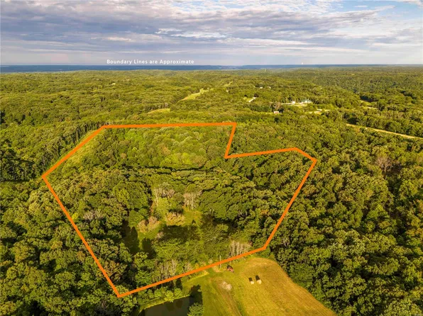 1062 Wood Hollow Rd, Warrenton, MO 63383