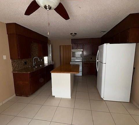4th image of 1128 N Los Ebanos Rd