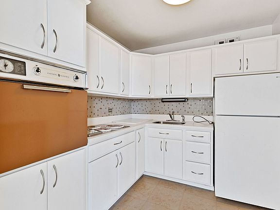 4th image of 3550 N Lake Shore Dr APT 2109