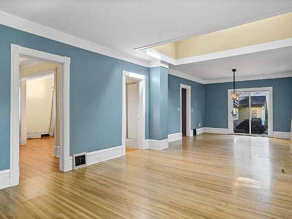 3rd image of 218 N 8th St