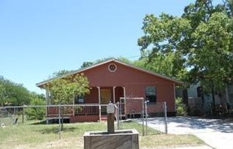 1st image of 512 N San Horacio Ave