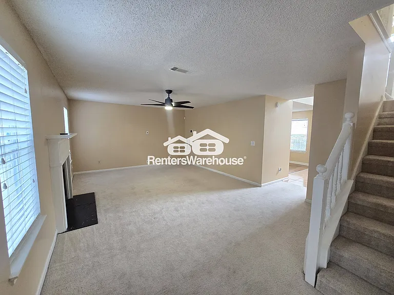 1576 Rogers Crossing Dr — Photo 9