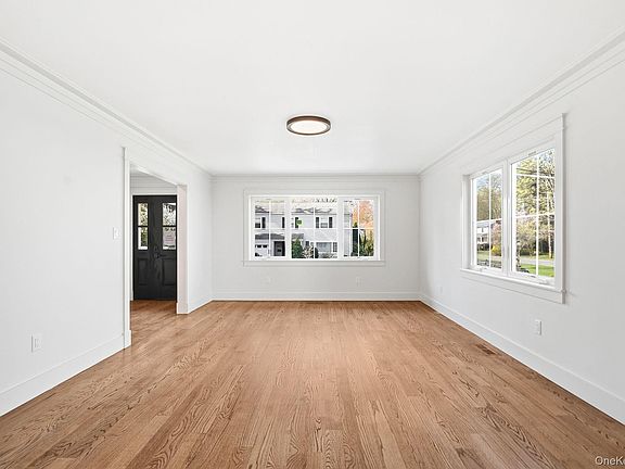 3rd image of 54 Lindbergh Avenue