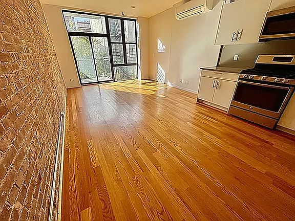 2nd image of 164 W 123rd St #3