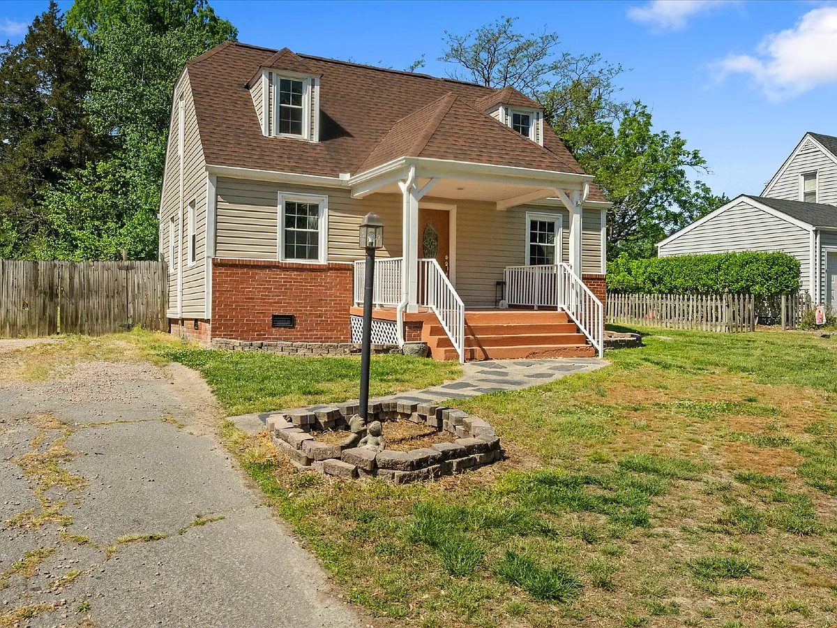 Building Photo - 7602 Woodman Rd
