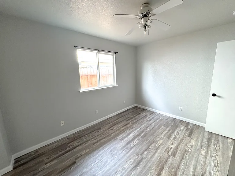 4108 Oak Ct — Photo 10