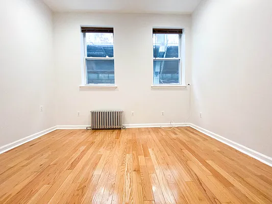 Rented by RealTegrity NY LLC | media 29