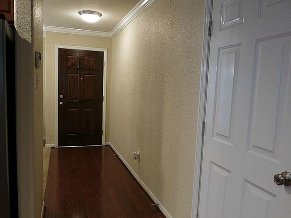 5th image of 4815 Montclair Hill Ln